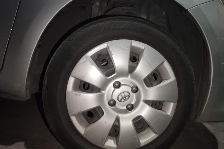 Used Toyota Yaris 2011 1.6E Automatic Charm Edition Right Front Wheel Hub