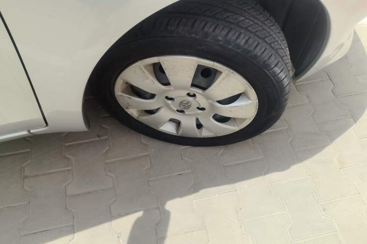 Used Toyota Yaris 2011 1.6E Automatic Charm Edition Right Front Wheel Hub