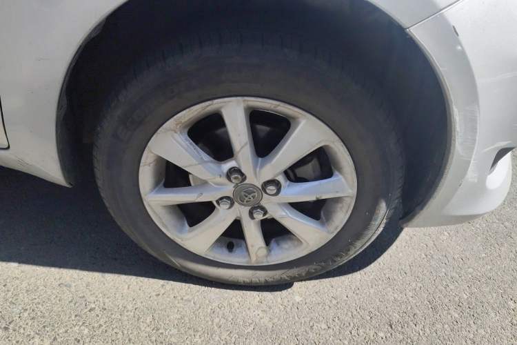 Used Toyota Yaris 2011 1.6E Automatic Charm Edition Right Front Wheel Hub