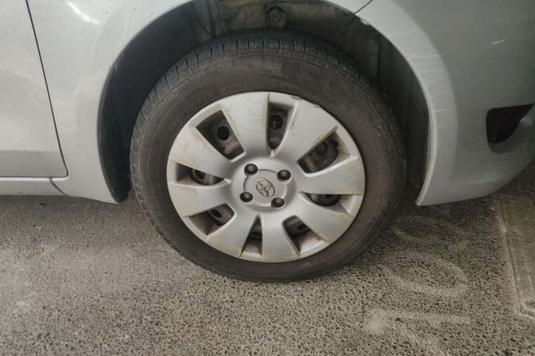 Used Toyota Yaris 2011 1.6E Automatic Charm Edition Right Front Wheel Hub
