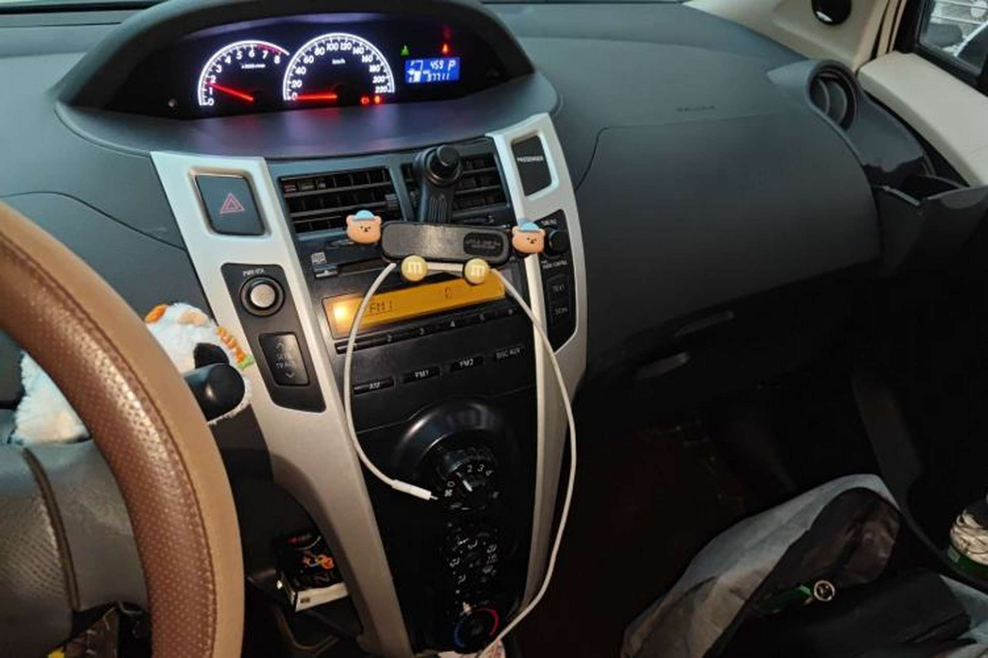 Used Toyota Yaris 2011 1.6E Automatic Charm Edition Audio And AC Panel