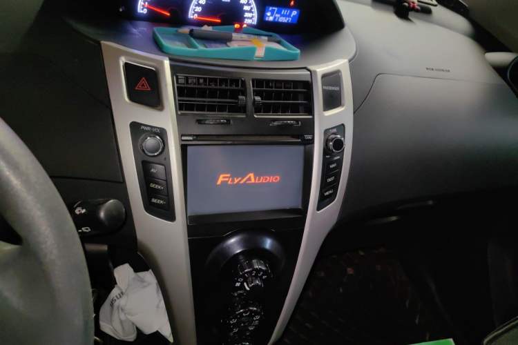 Used Toyota Yaris 2011 1.6E Automatic Charm Edition Audio And AC Panel