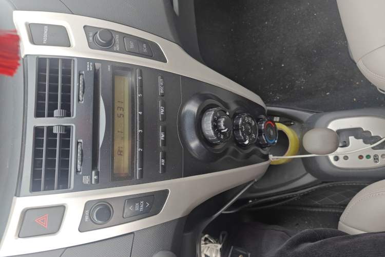Used Toyota Yaris 2011 1.6E Automatic Charm Edition Audio And AC Panel