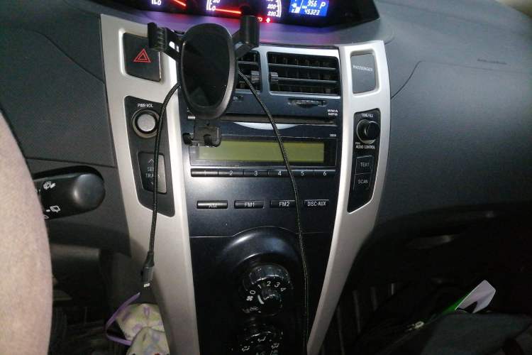 Used Toyota Yaris 2011 1.6E Automatic Charm Edition Audio And AC Panel