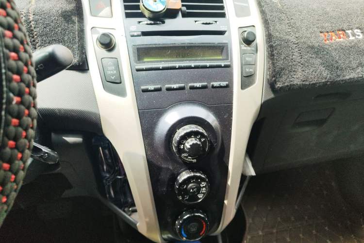Used Toyota Yaris 2011 1.6E Automatic Charm Edition Audio And AC Panel