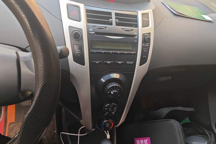 Used Toyota Yaris 2011 1.6E Automatic Charm Edition Audio And AC Panel