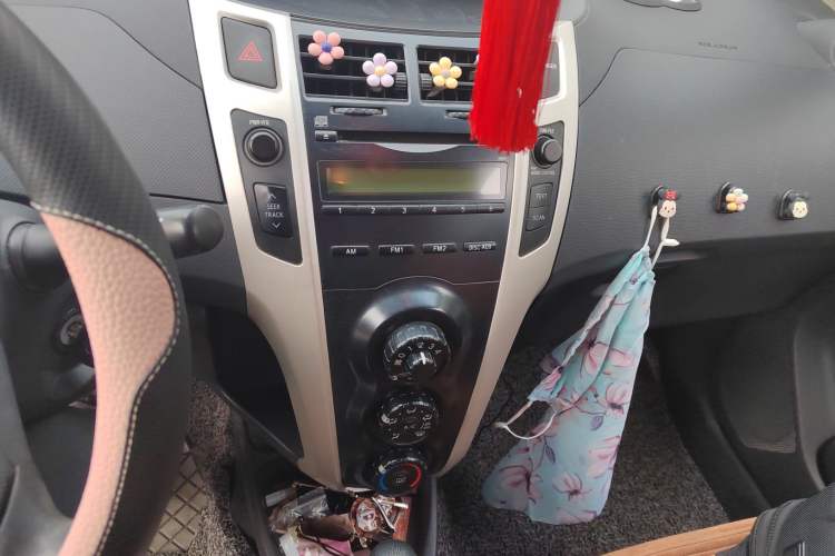 Used Toyota Yaris 2011 1.6E Automatic Charm Edition Audio And AC Panel