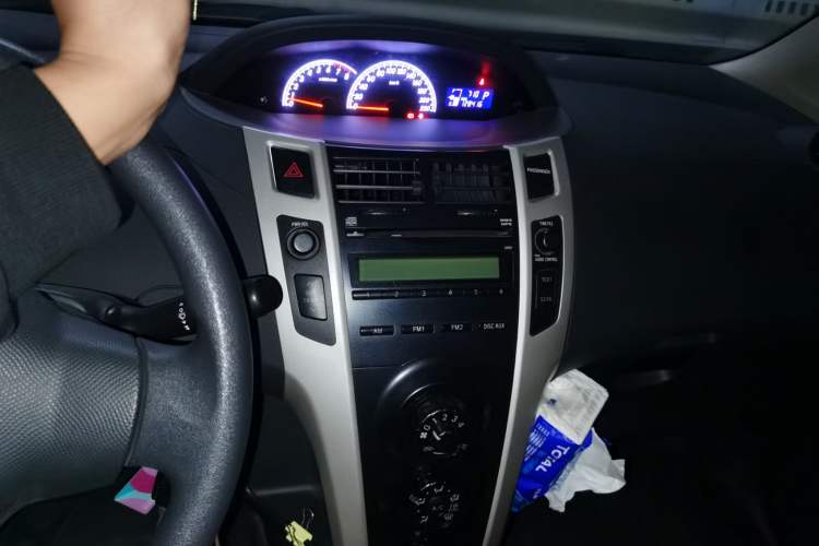 Used Toyota Yaris 2011 1.6E Automatic Charm Edition Audio And AC Panel