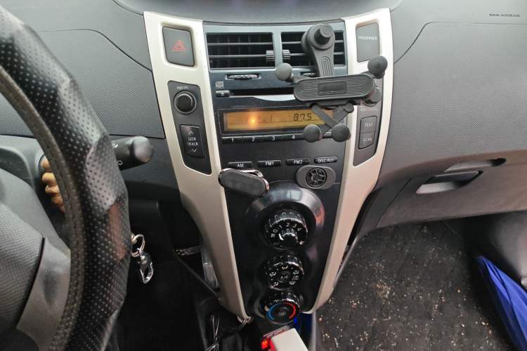 Used Toyota Yaris 2011 1.6E Automatic Charm Edition Audio And AC Panel