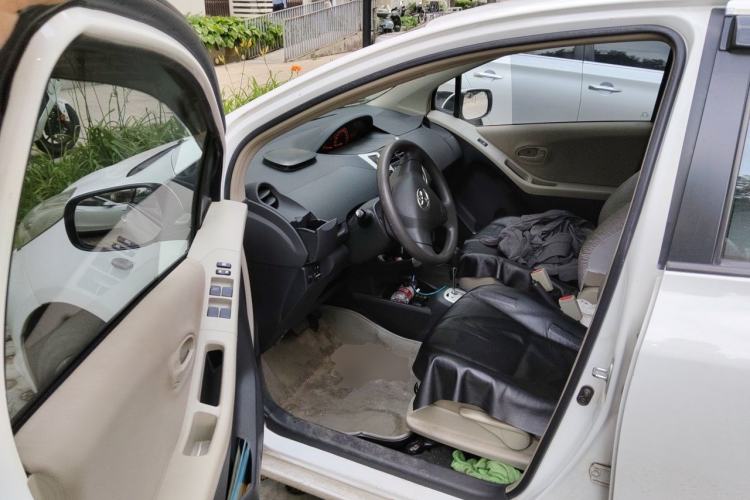 Used Toyota Yaris 2011 1.6E Automatic Charm Edition Driver Seat