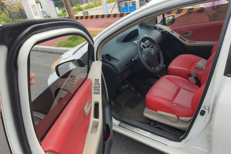 Used Toyota Yaris 2011 1.6E Automatic Charm Edition Driver Seat