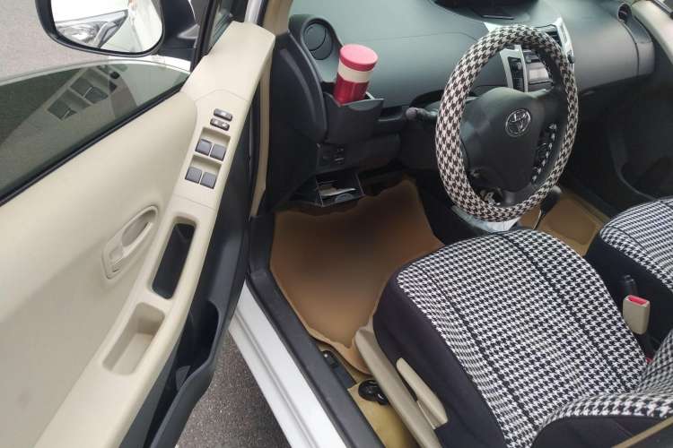 Used Toyota Yaris 2011 1.6E Automatic Charm Edition Driver Seat