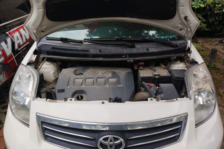 Used Toyota Yaris 2011 1.6E Automatic Charm Edition Engine Bay