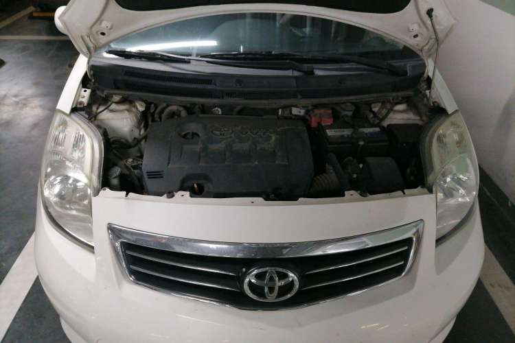 Used Toyota Yaris 2011 1.6E Automatic Charm Edition Engine Bay