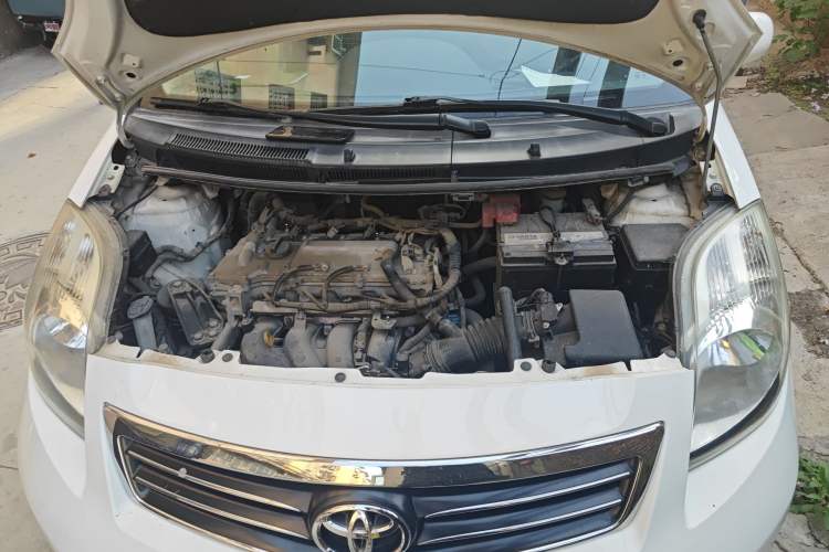 Used Toyota Yaris 2011 1.6E Automatic Charm Edition Engine Bay
