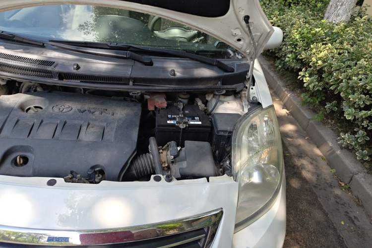 Used Toyota Yaris 2011 1.6E Automatic Charm Edition Engine Bay Left