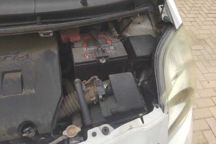 Used Toyota Yaris 2011 1.6E Automatic Charm Edition Engine Bay Left