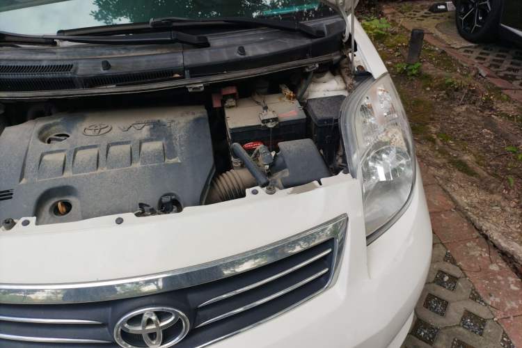 Used Toyota Yaris 2011 1.6E Automatic Charm Edition Engine Bay Left