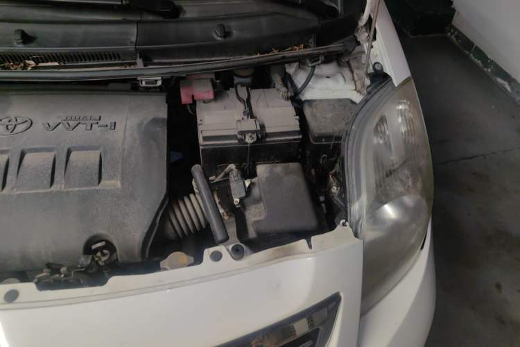 Used Toyota Yaris 2011 1.6E Automatic Charm Edition Engine Bay Left