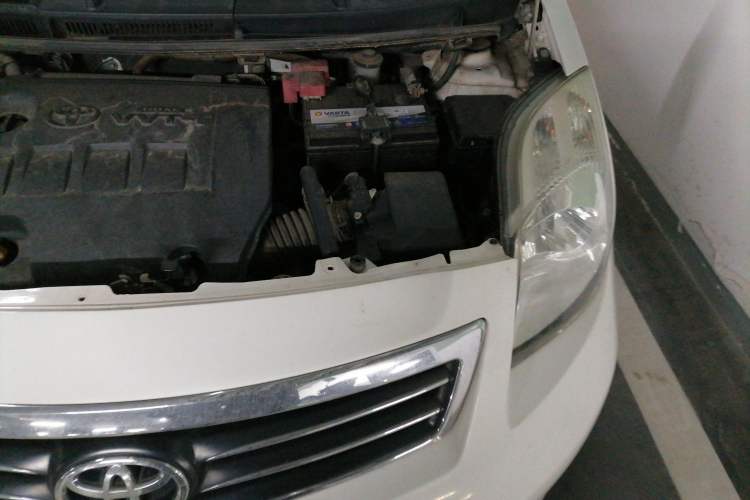 Used Toyota Yaris 2011 1.6E Automatic Charm Edition Engine Bay Left