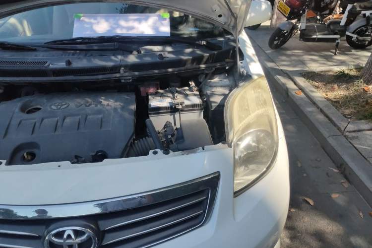 Used Toyota Yaris 2011 1.6E Automatic Charm Edition Engine Bay Left