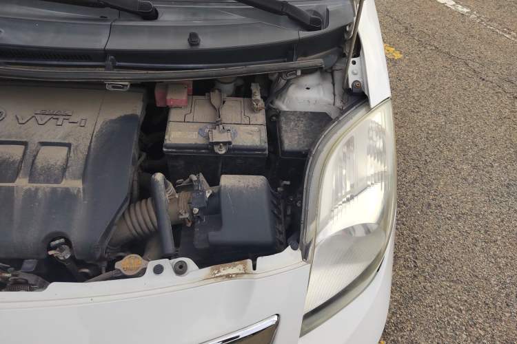 Used Toyota Yaris 2011 1.6E Automatic Charm Edition Engine Bay Left