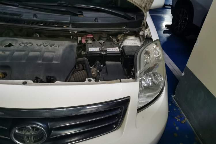 Used Toyota Yaris 2011 1.6E Automatic Charm Edition Engine Bay Left
