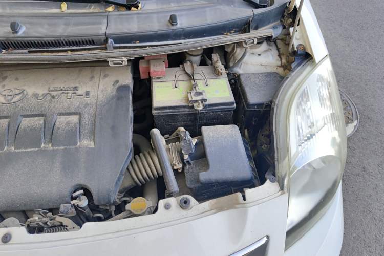 Used Toyota Yaris 2011 1.6E Automatic Charm Edition Engine Bay Left