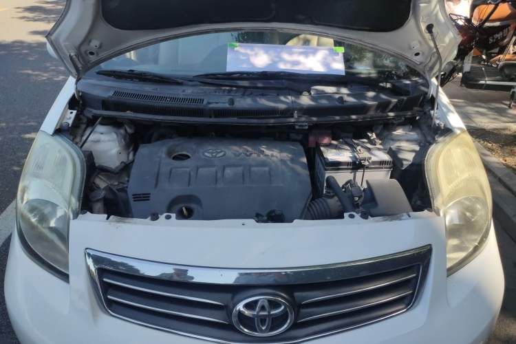 Used Toyota Yaris 2011 1.6E Automatic Charm Edition Engine Bay