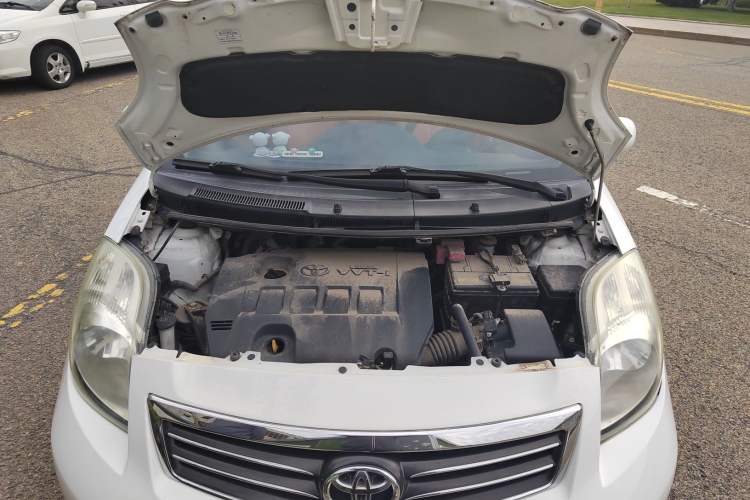 Used Toyota Yaris 2011 1.6E Automatic Charm Edition Engine Bay
