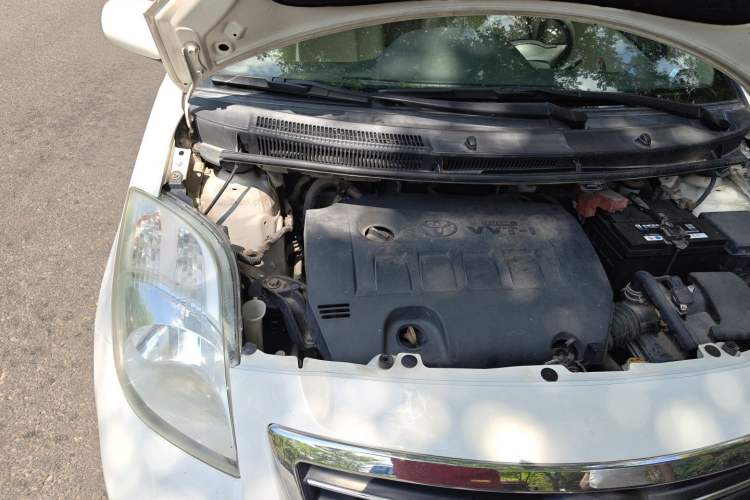 Used Toyota Yaris 2011 1.6E Automatic Charm Edition Engine Bay Right