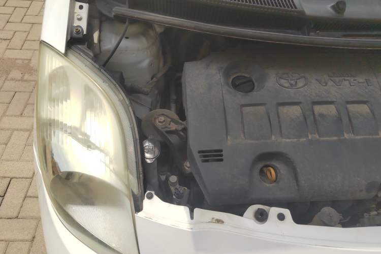 Used Toyota Yaris 2011 1.6E Automatic Charm Edition Engine Bay Right