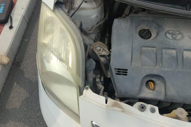 Used Toyota Yaris 2011 1.6E Automatic Charm Edition Engine Bay Right