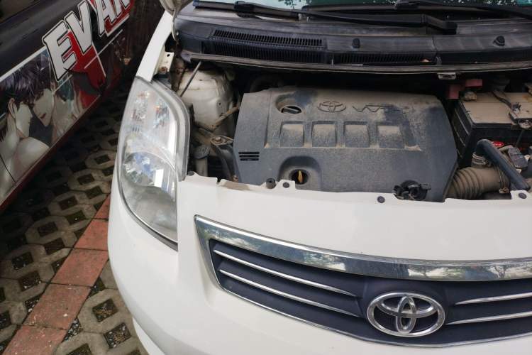 Used Toyota Yaris 2011 1.6E Automatic Charm Edition Engine Bay Right