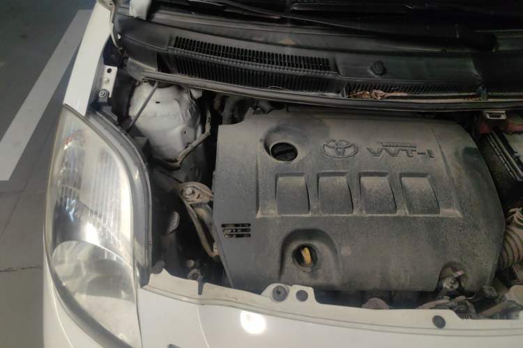 Used Toyota Yaris 2011 1.6E Automatic Charm Edition Engine Bay Right