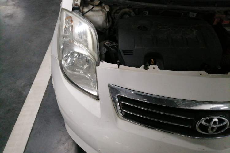 Used Toyota Yaris 2011 1.6E Automatic Charm Edition Engine Bay Right