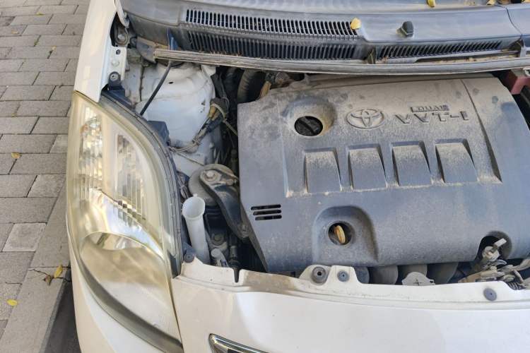 Used Toyota Yaris 2011 1.6E Automatic Charm Edition Engine Bay Right