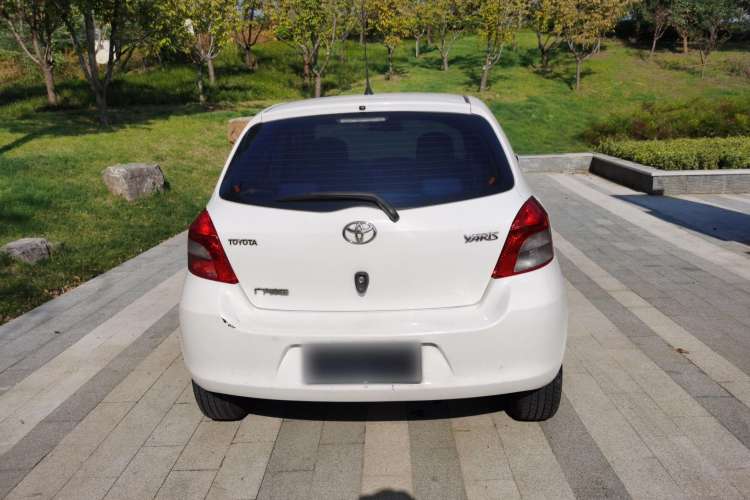 Used Toyota Yaris 2011 1.6E Automatic Charm Edition Exterior 4