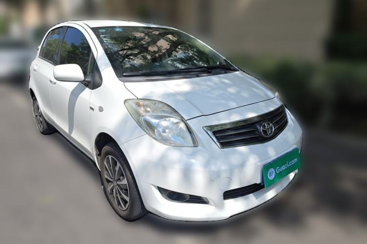 Used Toyota Yaris 2011 1.6E Automatic Charm Edition Front Right 45 Deg