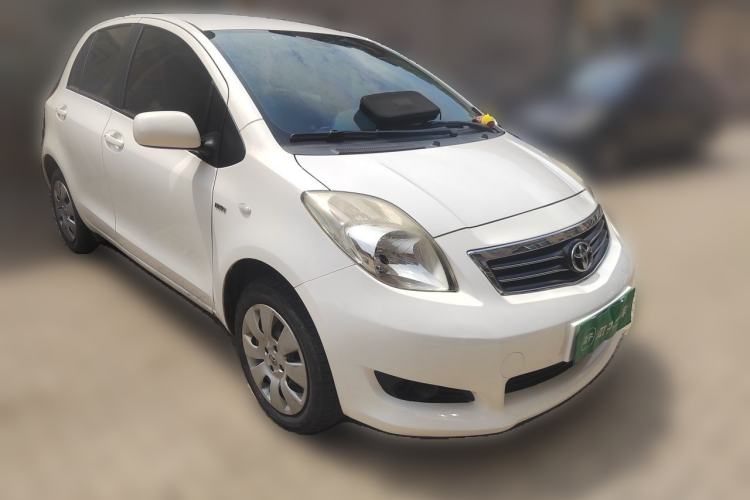 Used Toyota Yaris 2011 1.6E Automatic Charm Edition Front Right 45 Deg