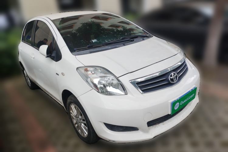 Used Toyota Yaris 2011 1.6E Automatic Charm Edition Front Right 45 Deg
