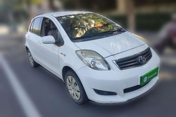 Used Toyota Yaris 2011 1.6E Automatic Charm Edition Front Right 45 Deg