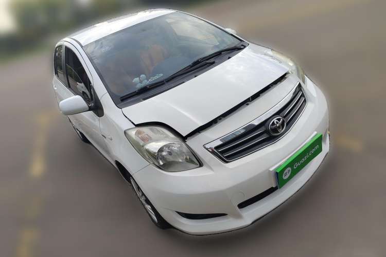 Used Toyota Yaris 2011 1.6E Automatic Charm Edition Front Right 45 Deg