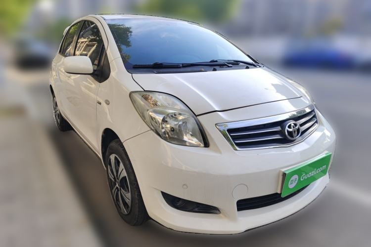 Used Toyota Yaris 2011 1.6E Automatic Charm Edition Front Right 45 Deg
