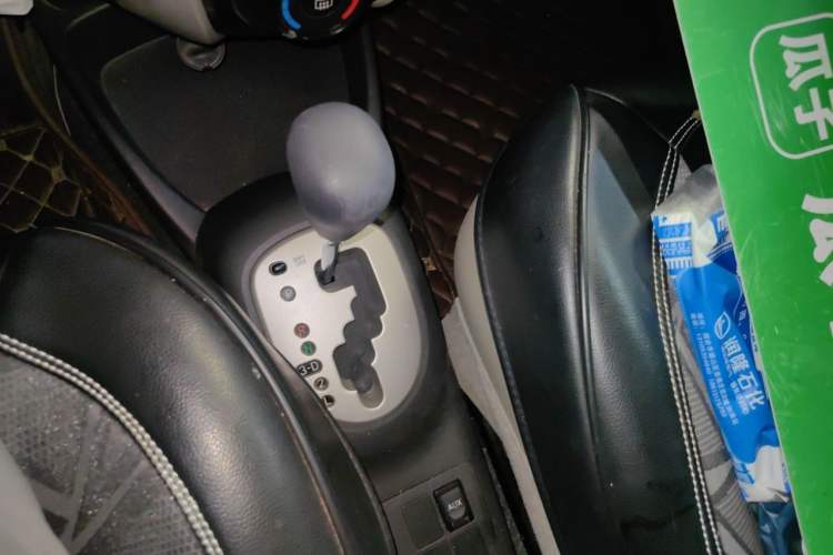 Used Toyota Yaris 2011 1.6E Automatic Charm Edition Gear Lever