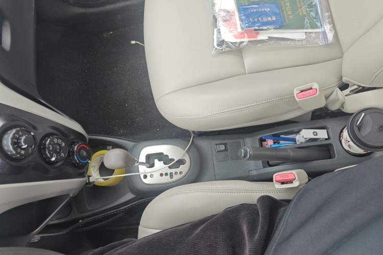 Used Toyota Yaris 2011 1.6E Automatic Charm Edition Gear Lever