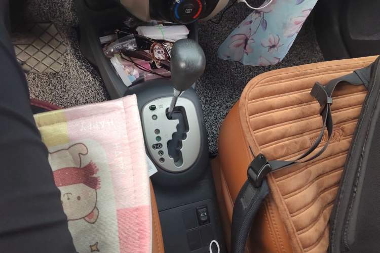 Used Toyota Yaris 2011 1.6E Automatic Charm Edition Gear Lever