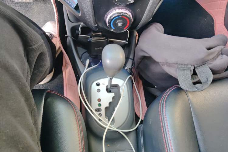 Used Toyota Yaris 2011 1.6E Automatic Charm Edition Gear Lever