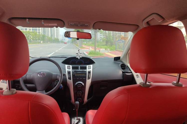 Used Toyota Yaris 2011 1.6E Automatic Charm Edition Headliner