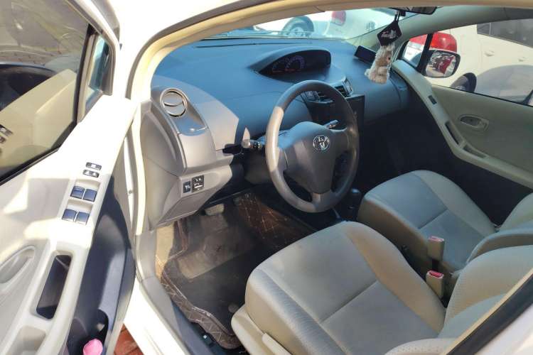 Used Toyota Yaris 2011 1.6E Automatic Charm Edition Interior 2